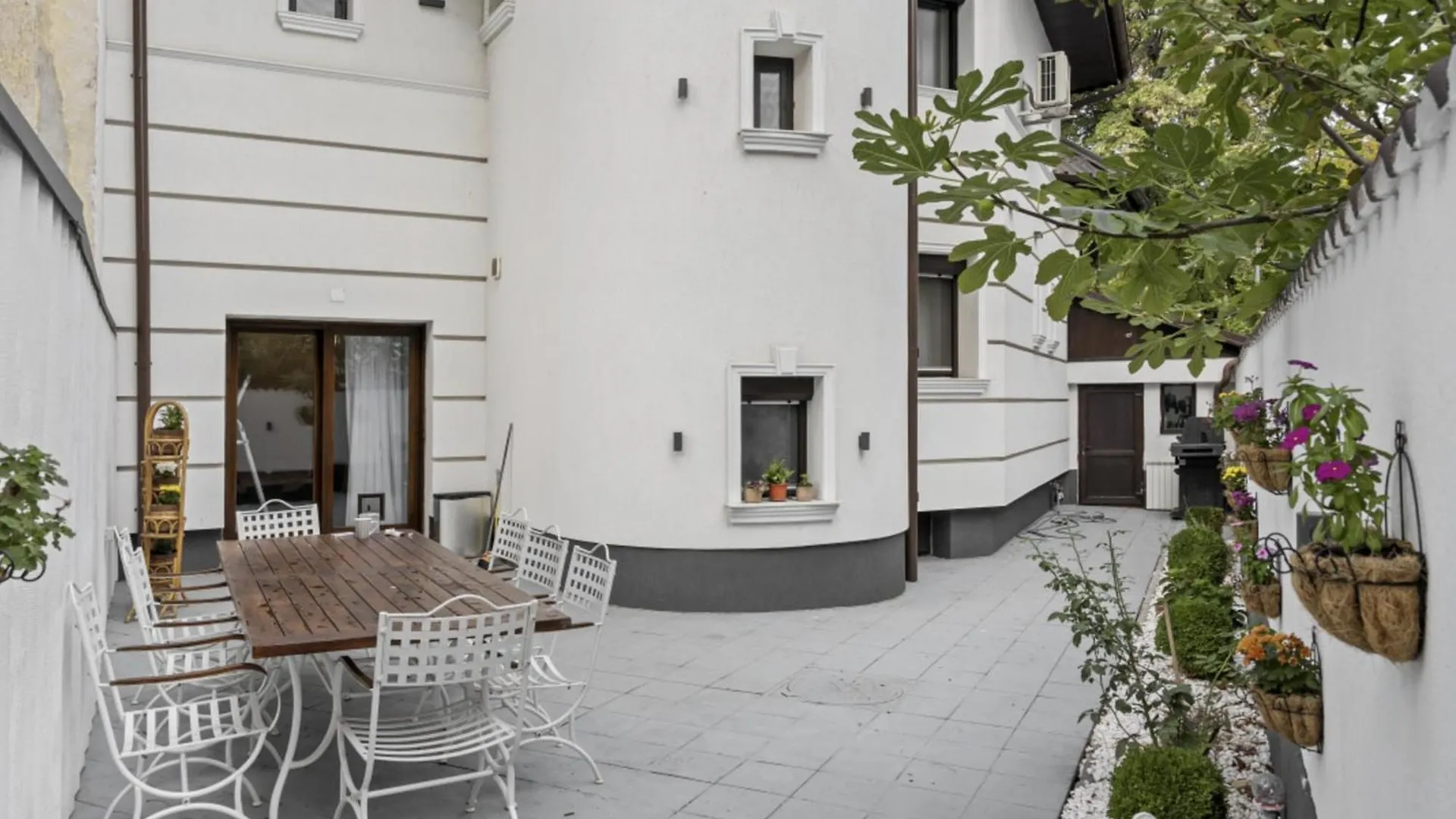 White Luxury House Villa Bucharest Romania